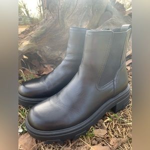 House of Harlow 1960 Righteous Boots NWOT